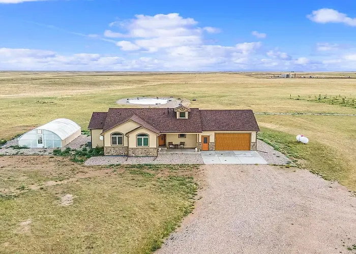 Holiday home Spacious Ranch W Hot Tub & Fire Pit *