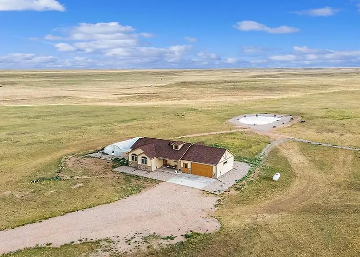 Spacious Ranch W Hot Tub & Fire Pit Holiday home *