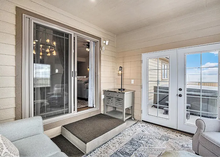 Spacious Ranch W Hot Tub & Fire Pit * Cheyenne