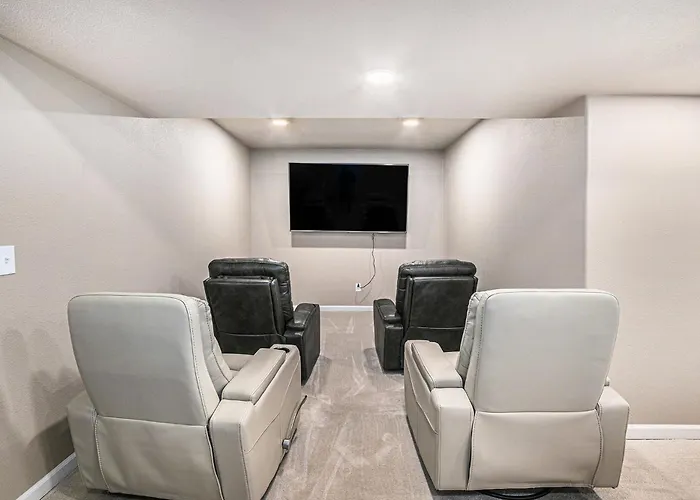 Holiday home Spacious Ranch W Hot Tub & Fire Pit