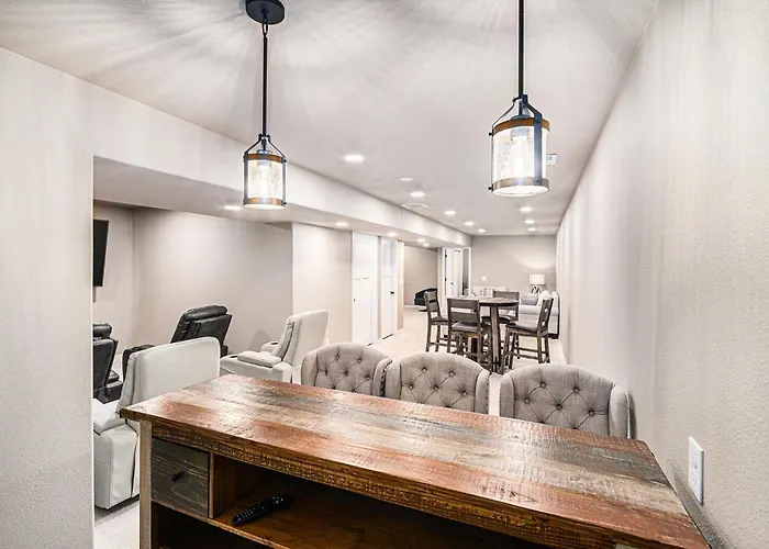 Spacious Ranch W Hot Tub & Fire Pit Holiday home *