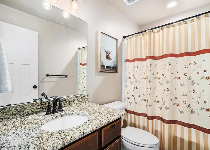 Holiday home Spacious Ranch W Hot Tub & Fire Pit
