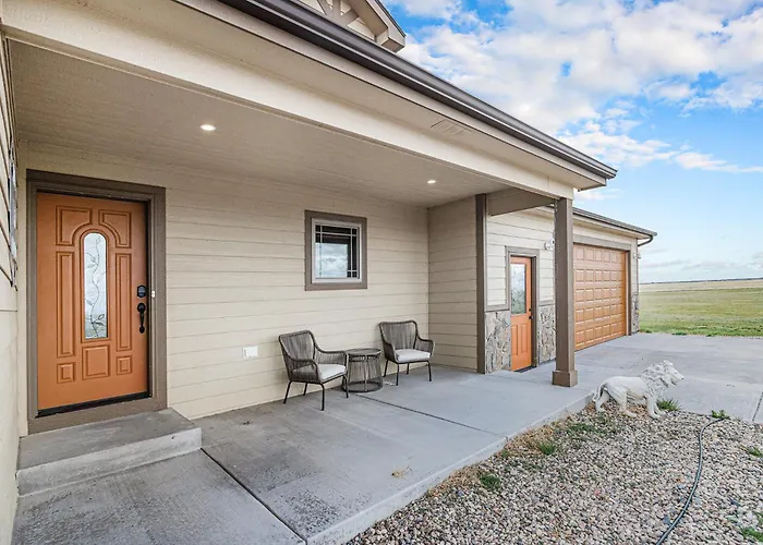 Spacious Ranch W Hot Tub & Fire Pit Holiday home *