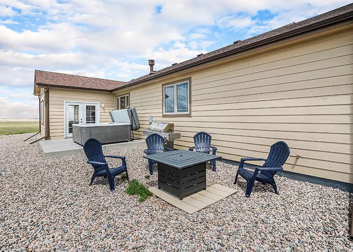 Holiday home Spacious Ranch W Hot Tub & Fire Pit